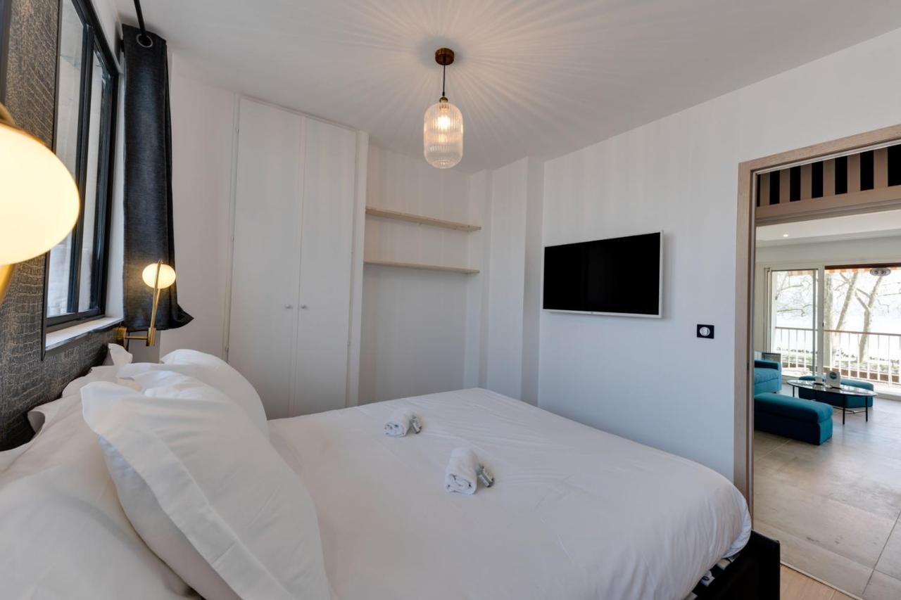 Swan Lake - Design Apartment Facing Lake อานซี ภายนอก รูปภาพ